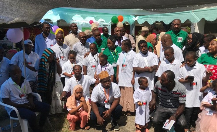 Enfants trisomiques I Une mobilisation médicale et sociale au Chri de Hombo